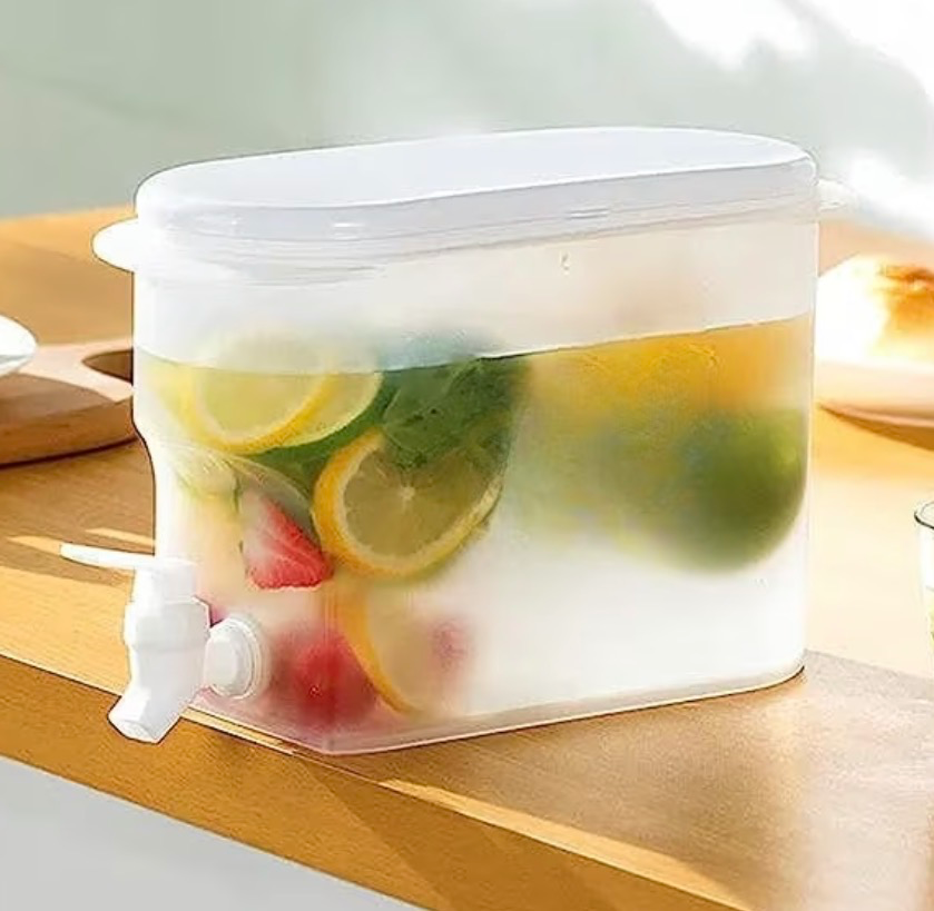 Drikkebeholder med kran