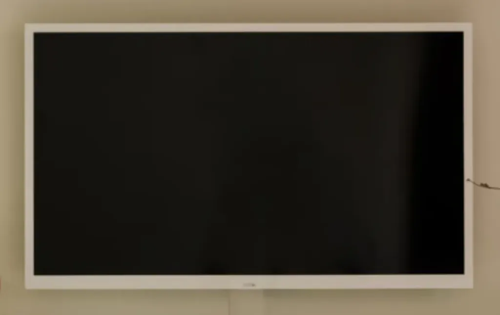 Hvit 40" tv med google sertifisert tv stick