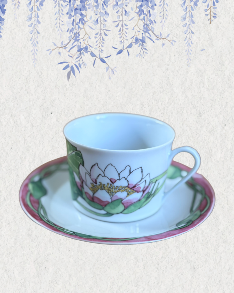 Elegant kaffekopp med skål i porselen